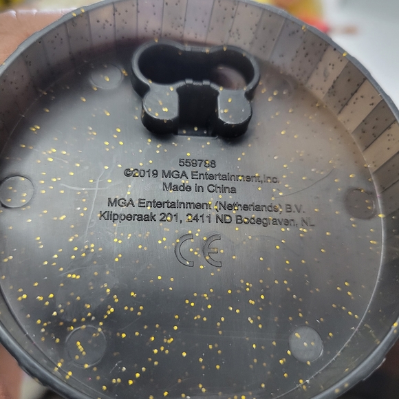 LOL Surprise! OMG Series 1 Royal Bee Clothes Lot Jacket Pants Belt  Mag Handbag - Picture 2 of 10